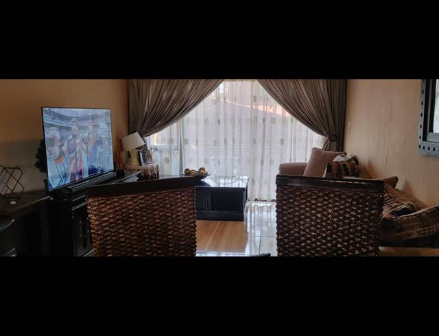 3 BEDROOM FREEHOLD FOR SALE IN TULISA PARK